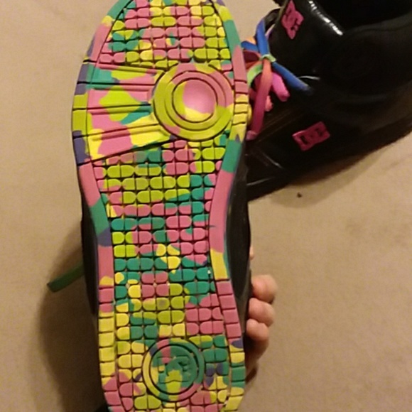 Shoes - Picture 3 of 4